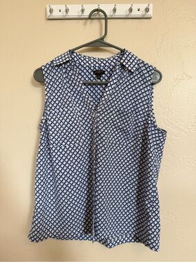 Talbots Blue and White Sleeveless Geometric Print Camisole